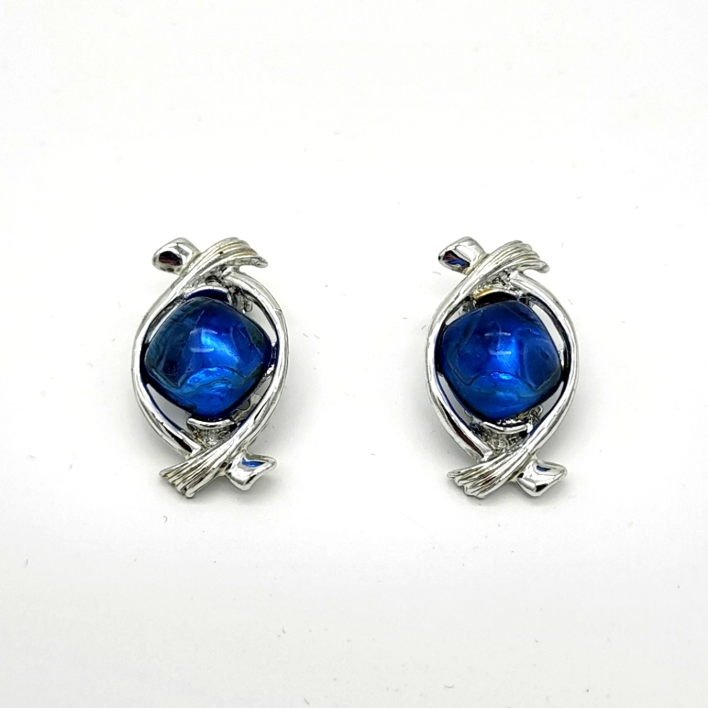 Clip on vintage earrings